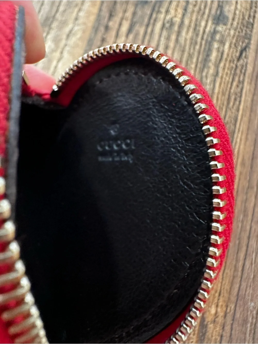 Gucci red Heart Coin Pouch with gold Heart Charm - Picture 7 of 10